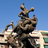 Άγαλμα στην πλατεία Βικτωρίας