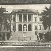 Πρόσοψη Δημαρχείου και ανδριάντας του Α. Μιαούλη (1910)