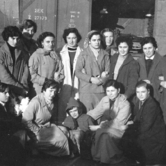 Γυναίκες στον Σιδηροδρομικό Σταθμό Φλώρινας